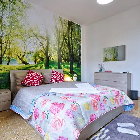 Penzion R & R - Private With Shared Bathroom Marghera