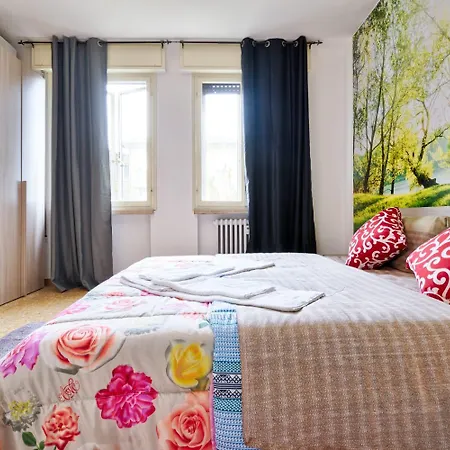 R & R - Private With Shared Bathroom *