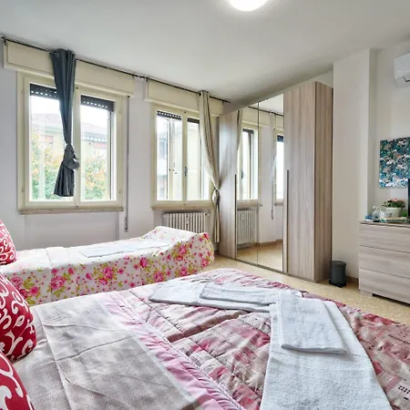 Maison d'hôtes R & R - Private With Shared Bathroom *