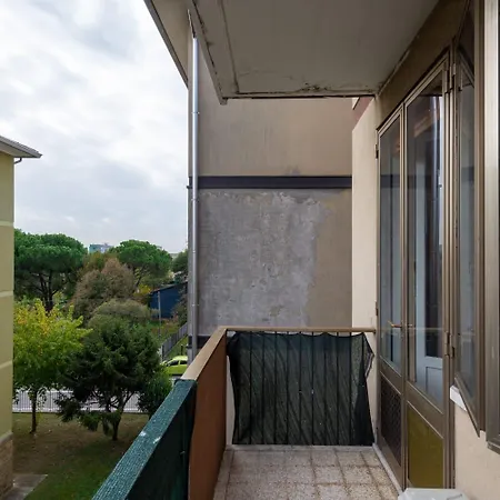 R & R - Private With Shared Bathroom * Marghera