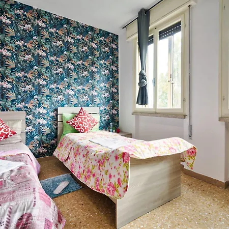 בית הארחה R & R - Private With Shared Bathroom מרגרה