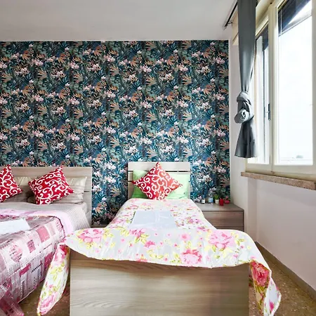 בית הארחה R & R - Private With Shared Bathroom