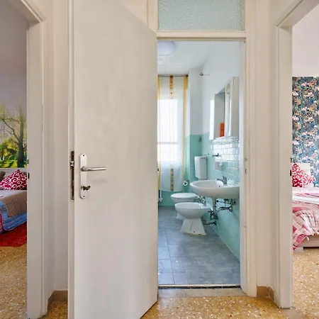 בית הארחה R & R - Private With Shared Bathroom *