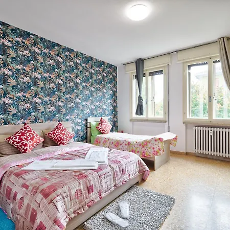 R & R - Private With Shared Bathroom *