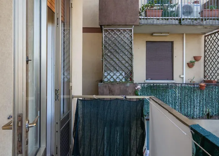 R & R - Private With Shared Bathroom