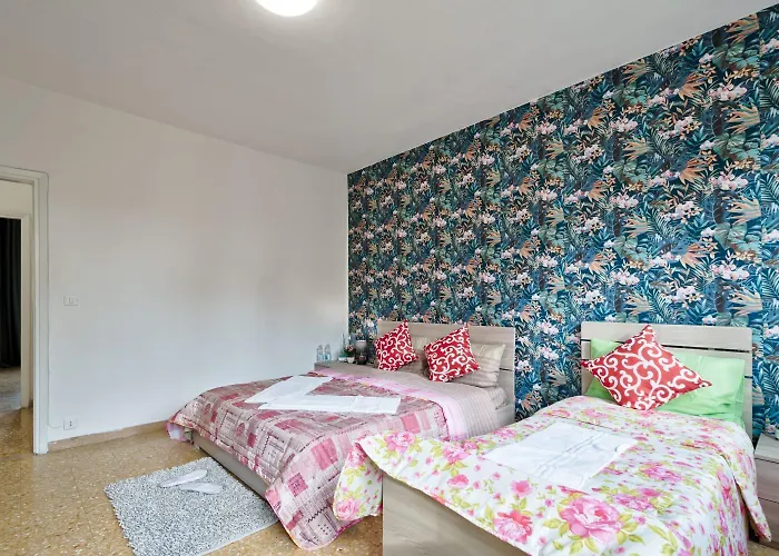 R & R - Private With Shared Bathroom Gæstehus