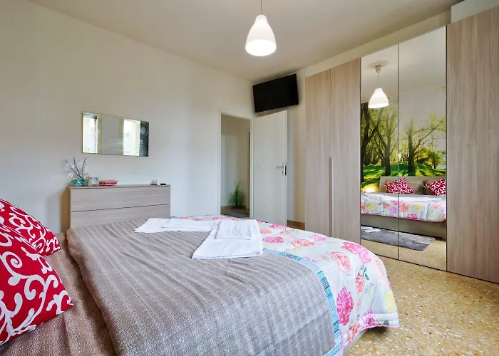 R & R - Private With Shared Bathroom *