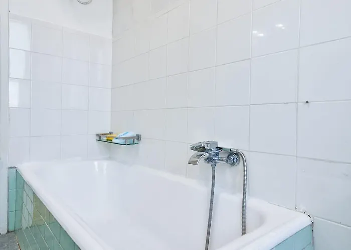 R & R - Private With Shared Bathroom * Marghera